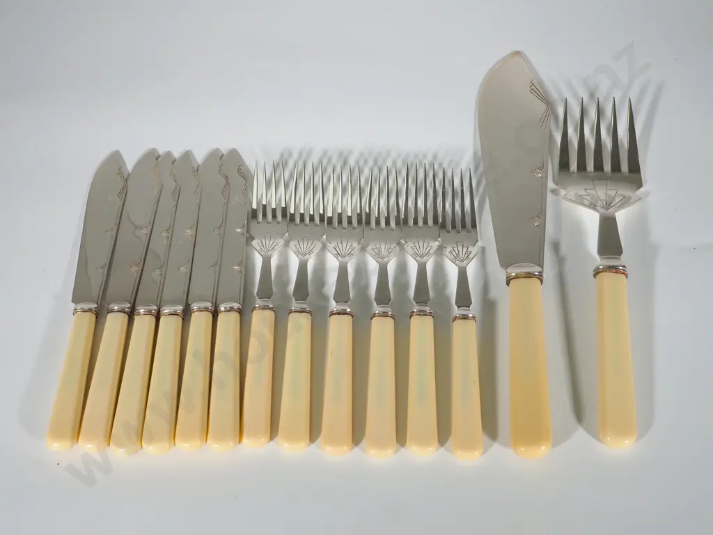 Art Deco Fish Set for Six in As New Condition Image 1++