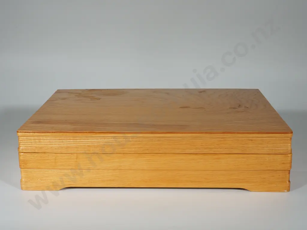 Wooden Canteen of Cutlery Image 1++