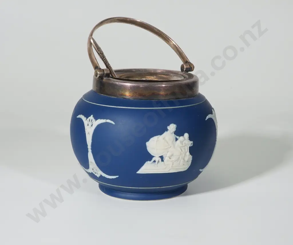 Wedgwood Sugar Bowl w S/P Top Image 1++