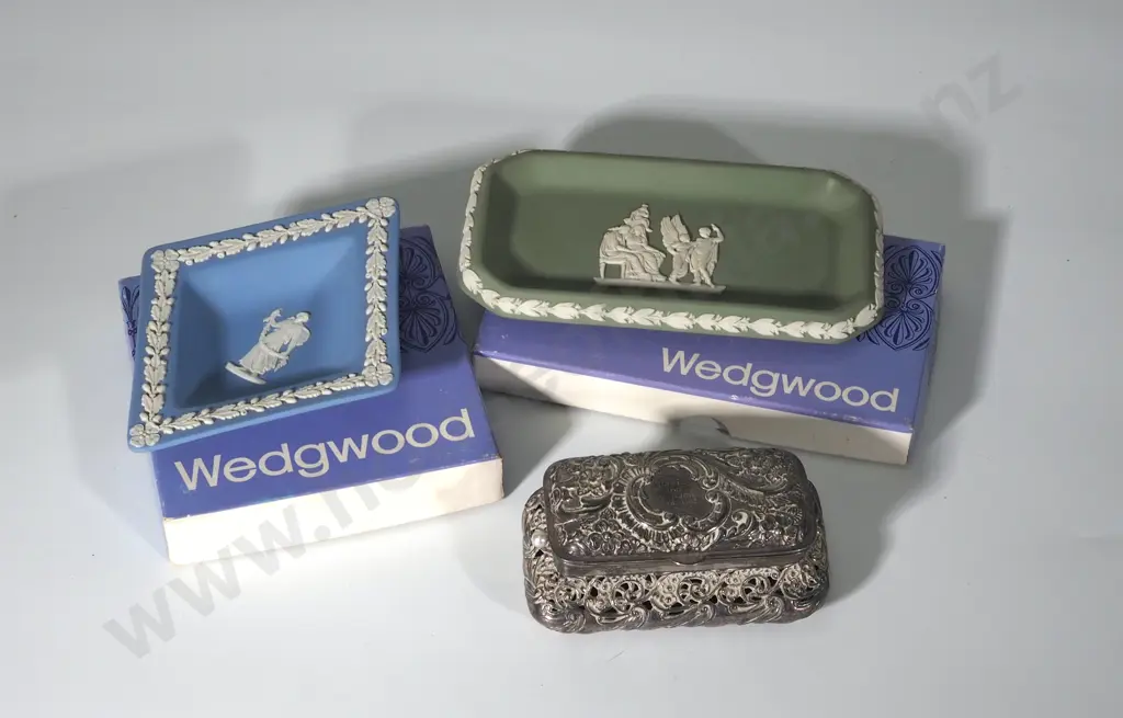 Two Boxed Wedgwood Dishes & Presented S/P Pin Box Image 1++