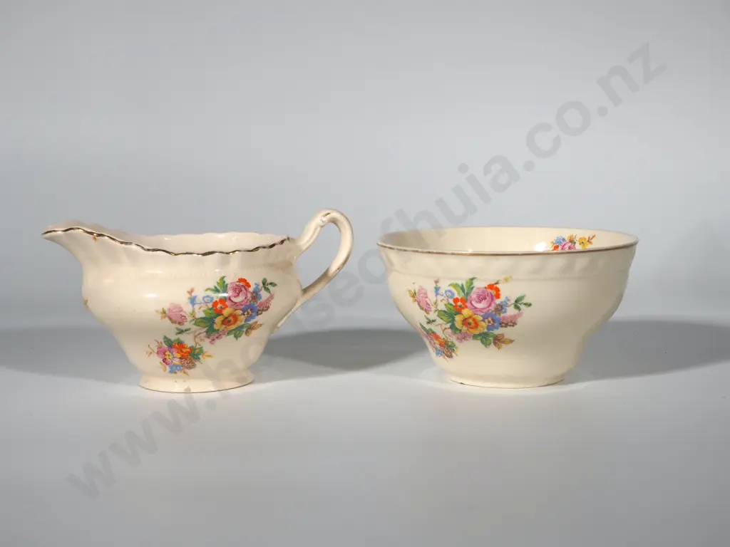 Sugar Bowl & Jug w Floreat Detailing Image 1++