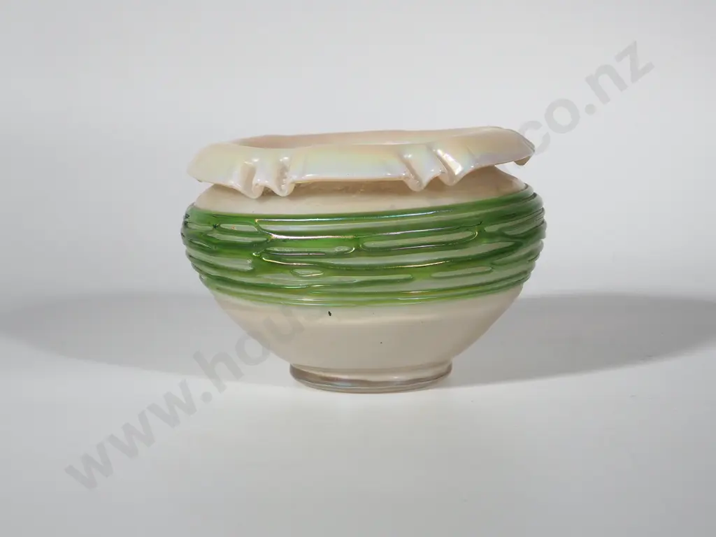 Kralik Art Nouveau Iridescent Glass Flower Vase Image 1++
