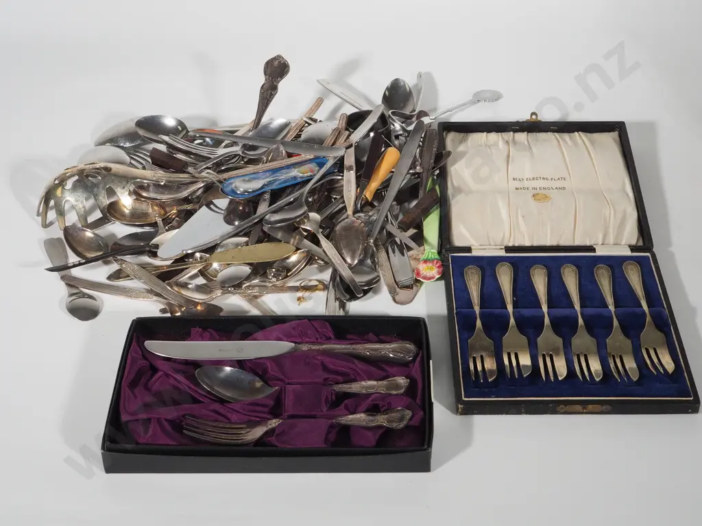 Large Lot of Assorted S/P & Other Cutlery Image 1++