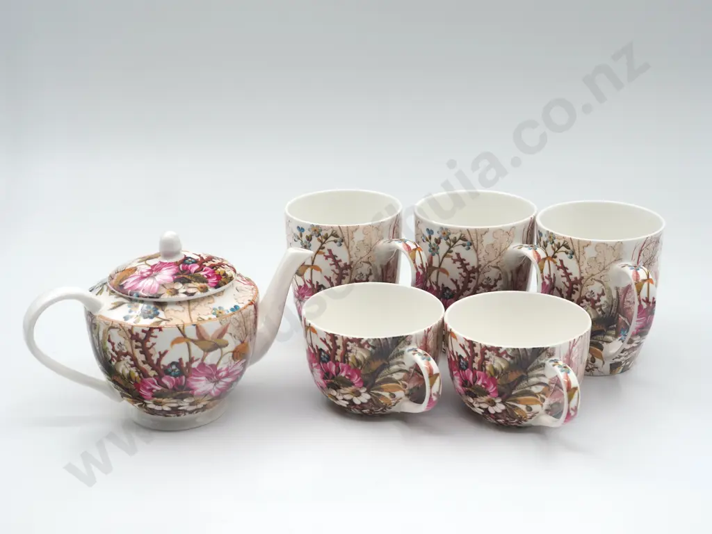 Maxwell & Williams Teapot w Two Teacups & Three Mugs Image 1++
