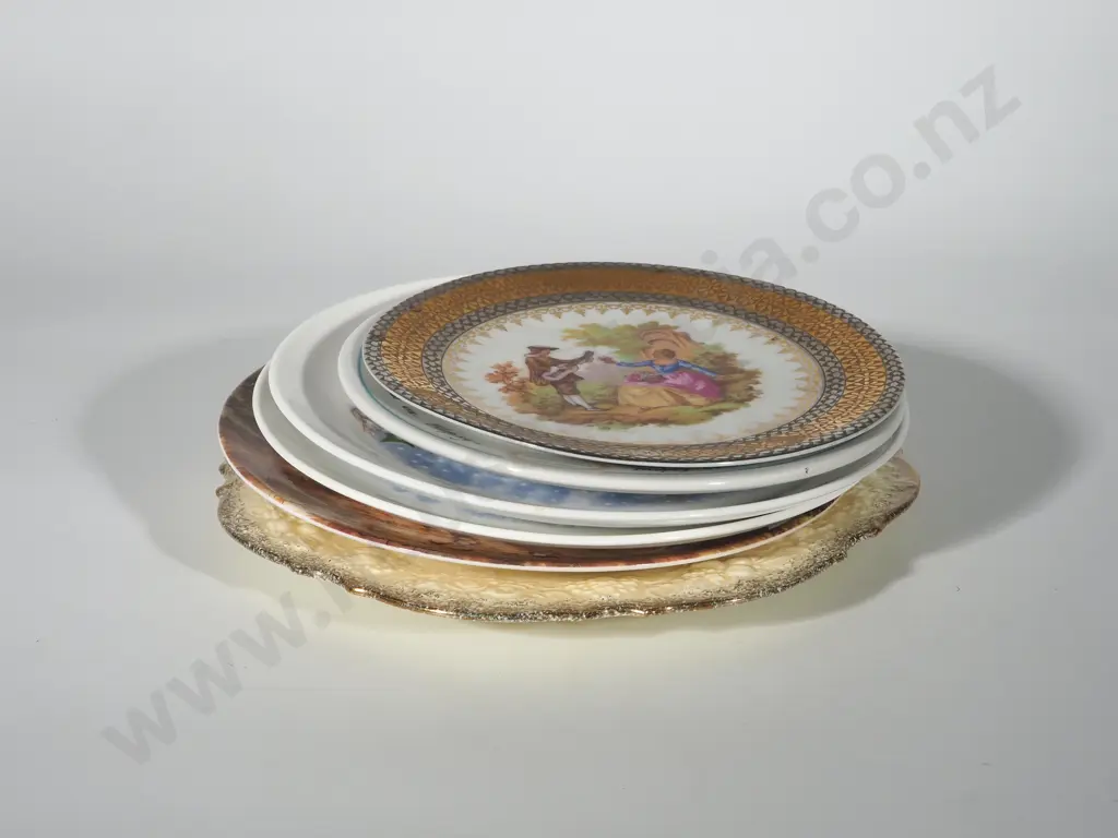 Assorted Lot of Decorative Plates Image 1++