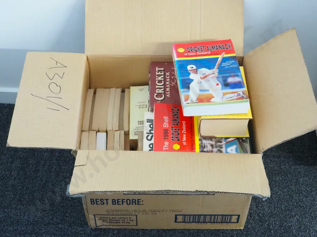 Large Collection of NZ Cricket Almanacs  Image 1++
