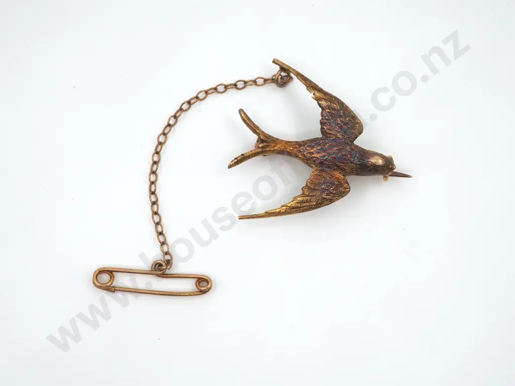 15ct Gold Swallow in Flight Brooch Image 1++