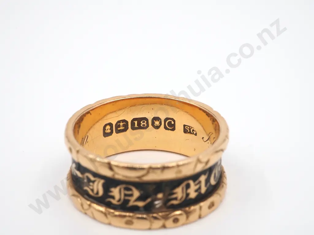 18ct Gold Hallmarked Mourning Ring, Circa 1844 Image 1++