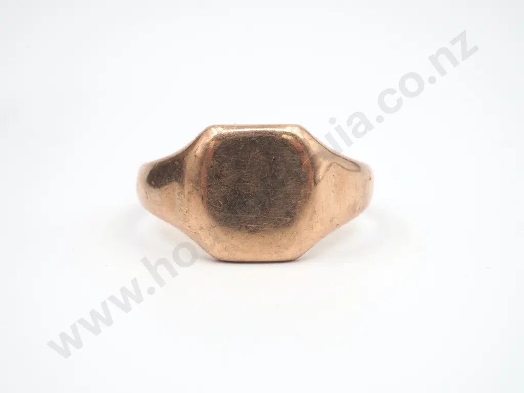 9ct Gold Signet Ring in Original Case Image 1++