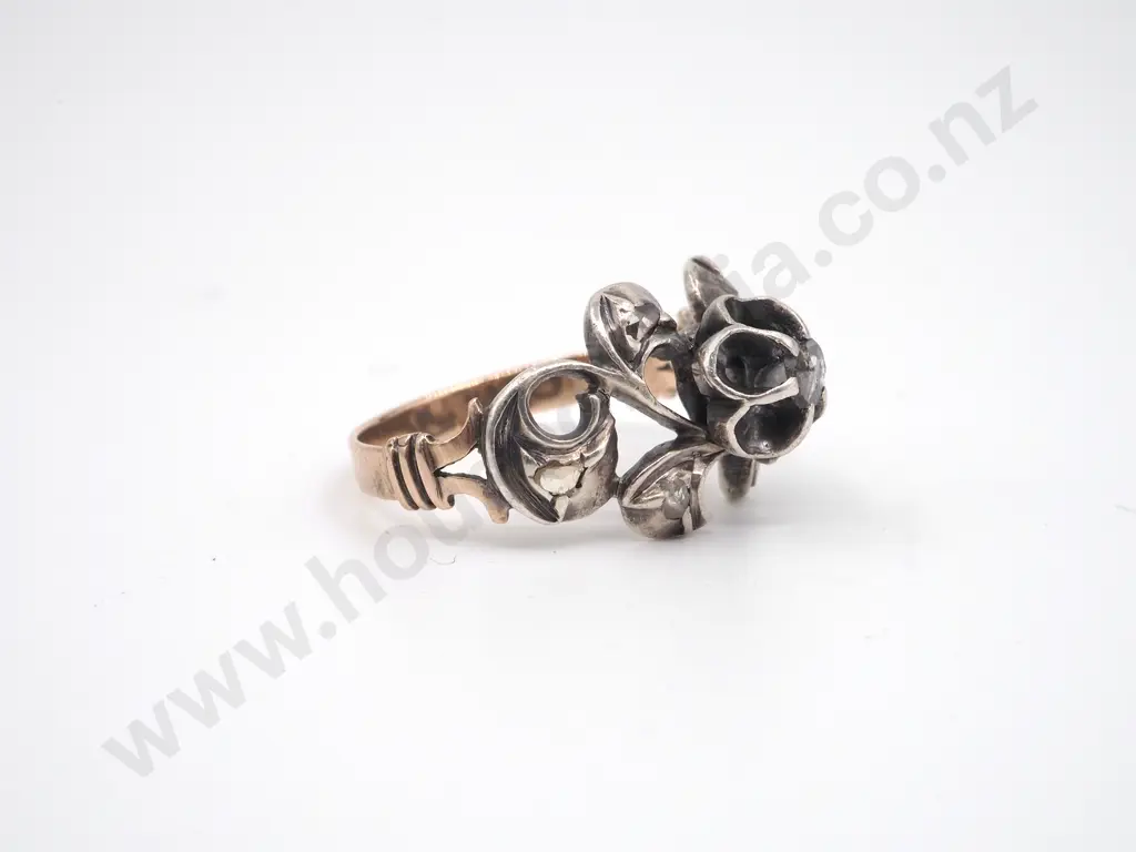 8ct Gold & Palladium Antique Diamond Ring Circa 1870 Image 1++