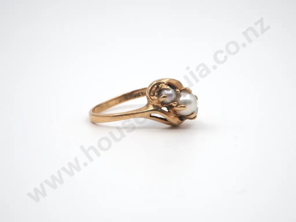 9ct Gold Vintage Three Pearl Ring Image 1++