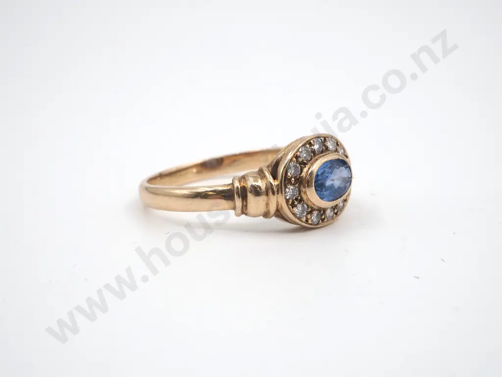 9ct Gold Cornflower Blue Sapphire & Diamond Ring Image 1++