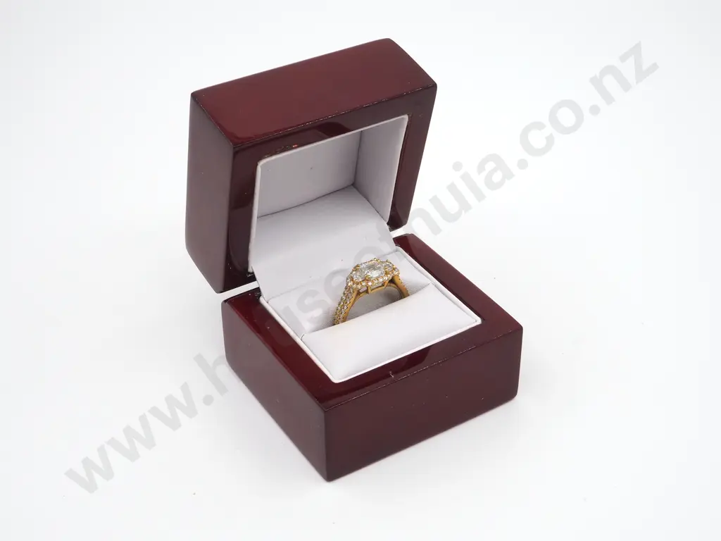 18ct Gold Cluster Ring 1ct Emerald Cut Centre Diamond, Valuation Image 1++