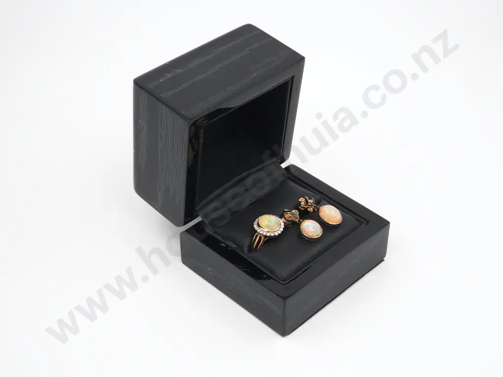 9ct Gold Diamond & Opal Ring w/ Matching Earrings, Valuation Image 1++