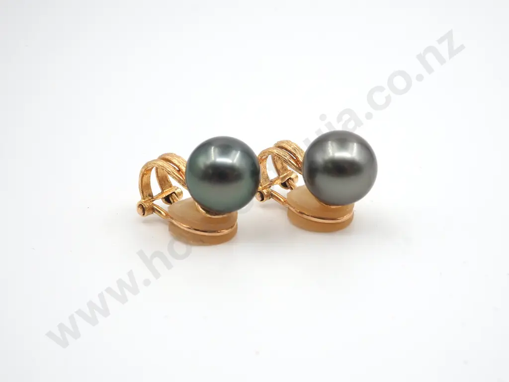 18ct Gold Tahitian Black Pearl Clasp Earrings, Valuation Image 1++