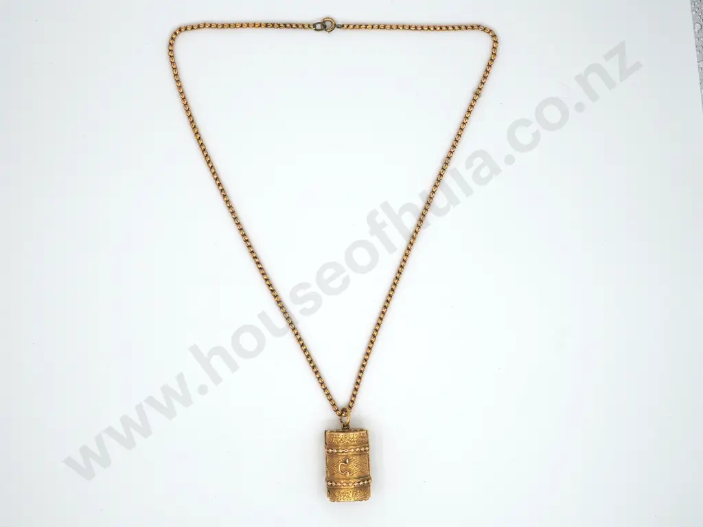 18ct Gold Antique Treasure Chest Locket Circa 1900, Valuation Image 1++