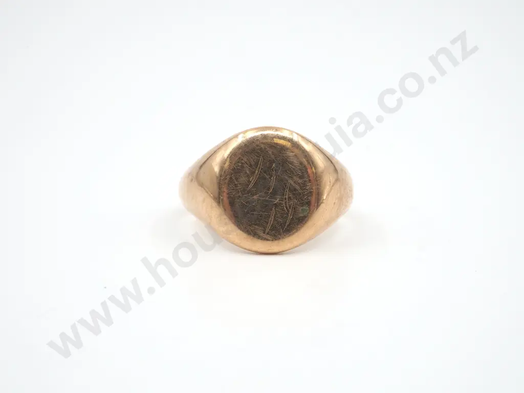 9ct Gold Signet Ring Image 1++