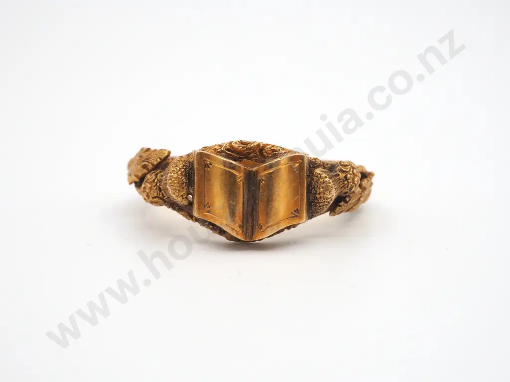 18ct Gold Rare Ornate Antique Ring Thistle & Book Motif: Made by NZ Jeweller HISLOP Image 1++