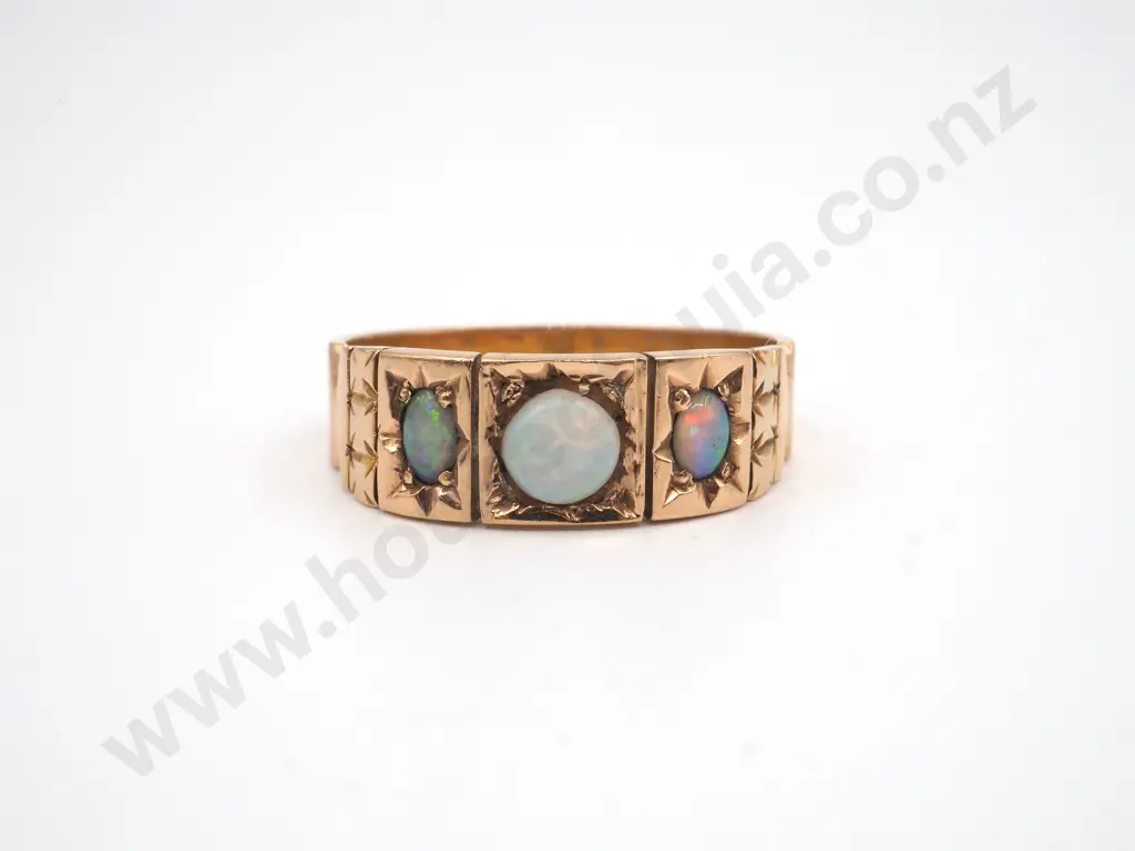 18ct Gold Antique Opal Ring, Circa 1910 Image 1++