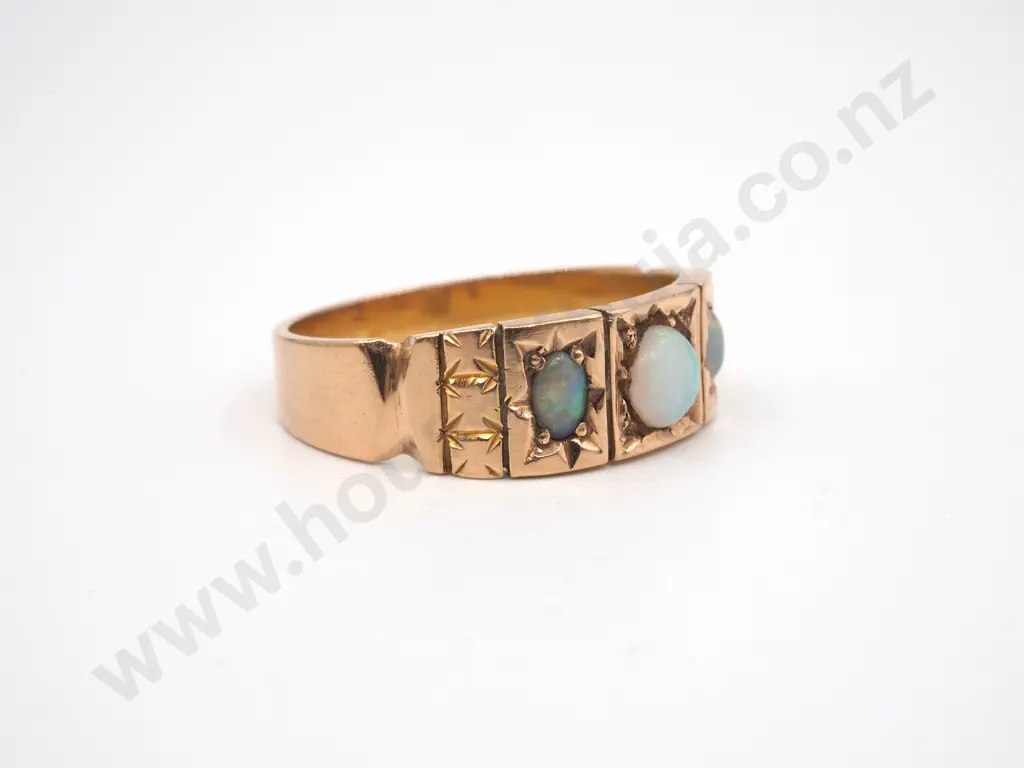 18ct Gold Antique Opal Ring, Circa 1910 Image 1++