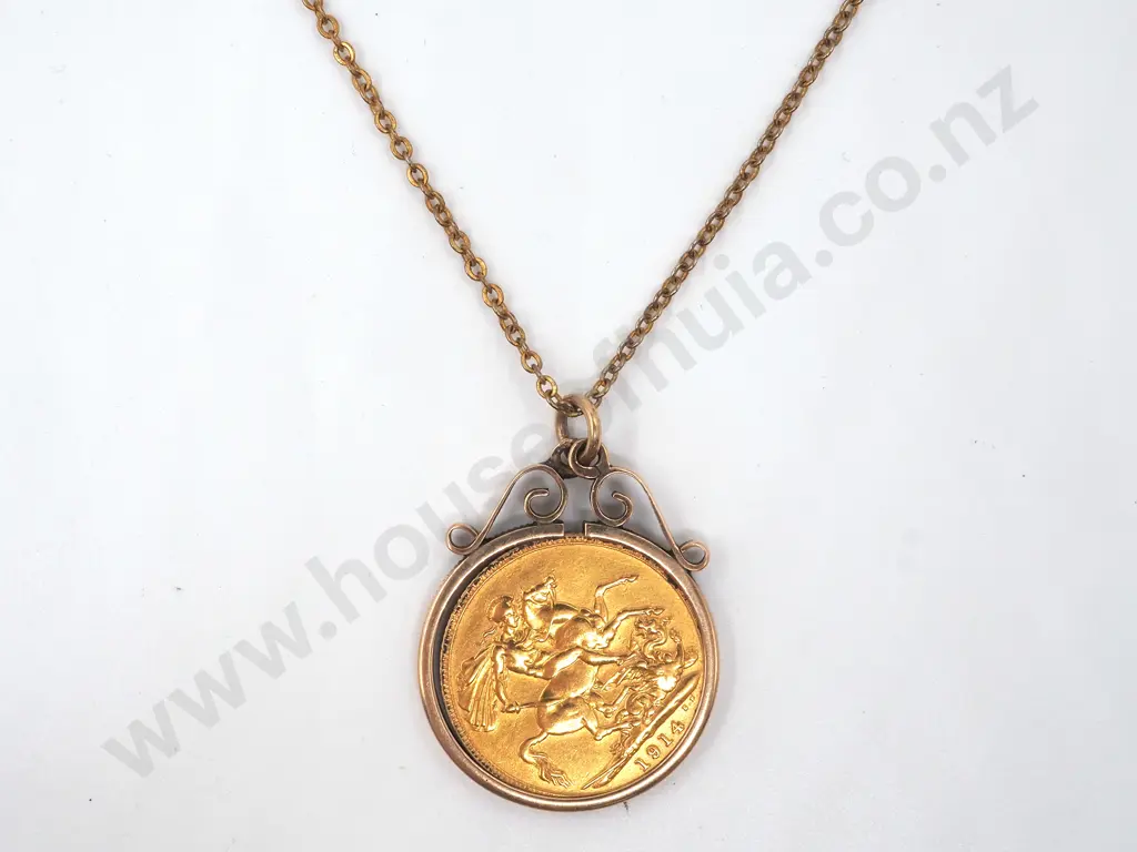 9ct Gold Antique Mount with 1914 Mounted Full Sovereign Image 1++
