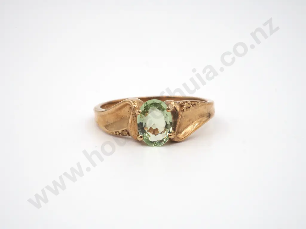 9ct Gold Peridot Ring Image 1++
