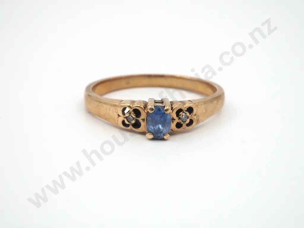9ct Gold Vintage Sapphire & Diamond Ring Image 1++