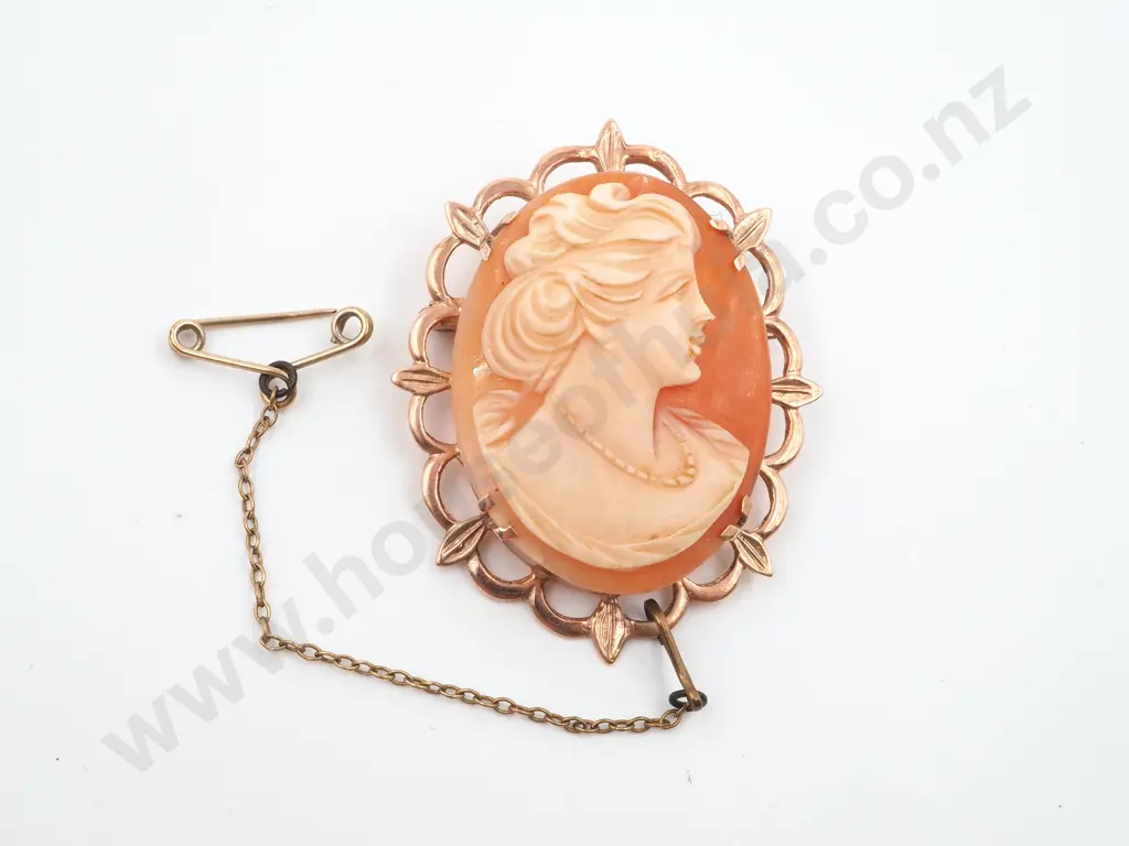 9ct Gold Antique Cameo Brooch Image 1++