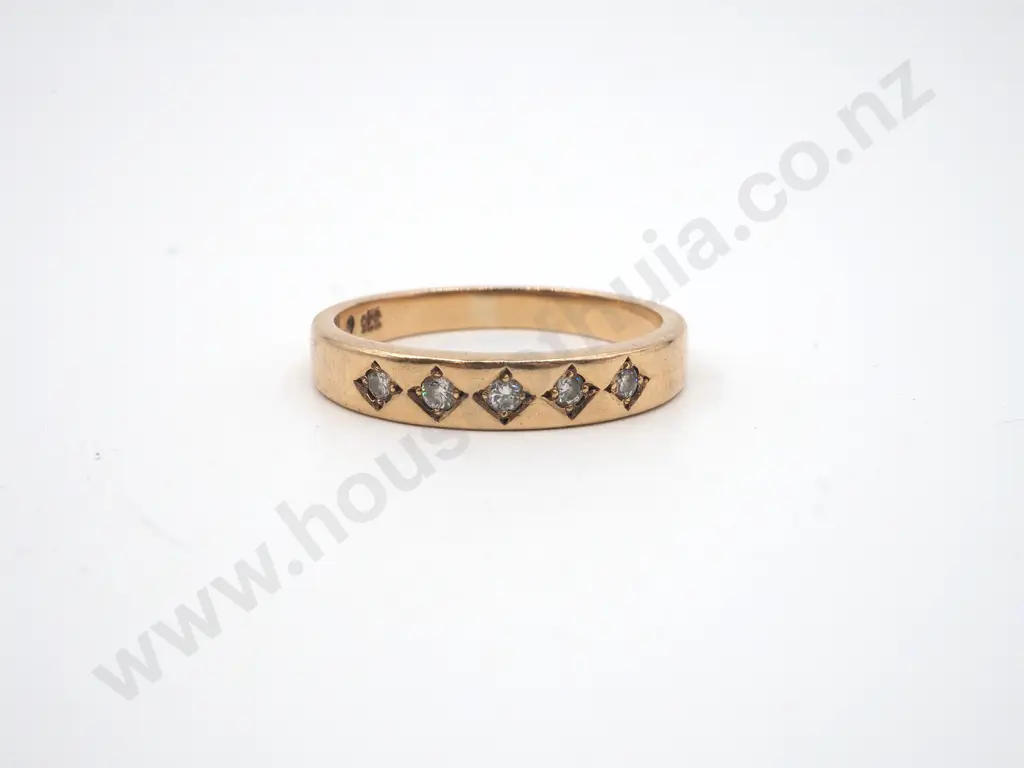 9ct Gold Five Stone Diamond Ring Image 1++