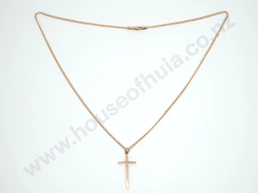 9ct Gold Cross Pendant on 9ct Gold Curb Link Chain Image 1++
