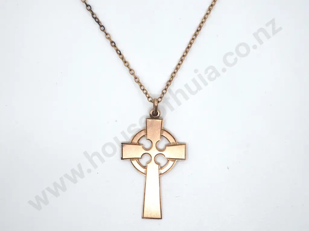 9ct Gold Cross on Gold Cable Link Chain Image 1++