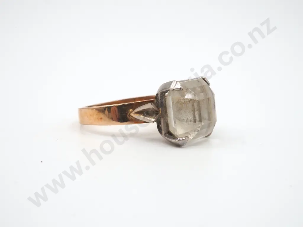 9ct Gold White Stone Dress Ring Image 1++