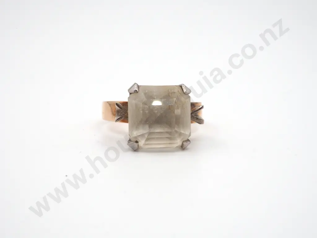 9ct Gold White Stone Dress Ring Image 1++