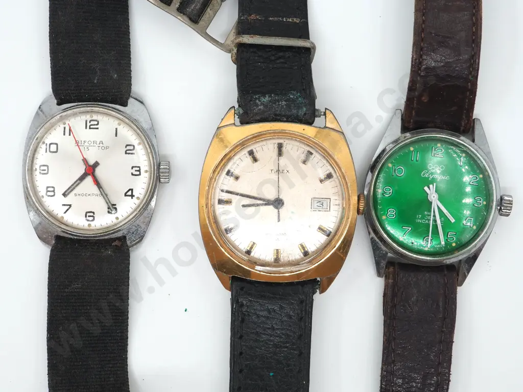 Lot of Three Vintage Watches Image 1++