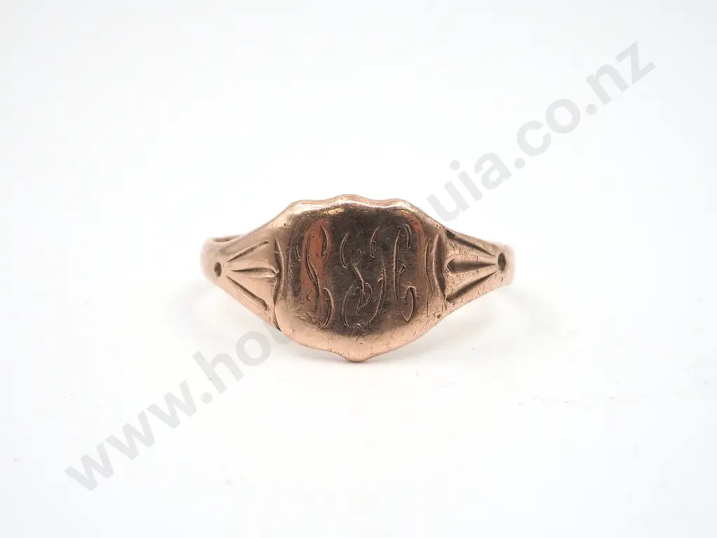 Antique 9ct Gold Signet Ring Image 1++