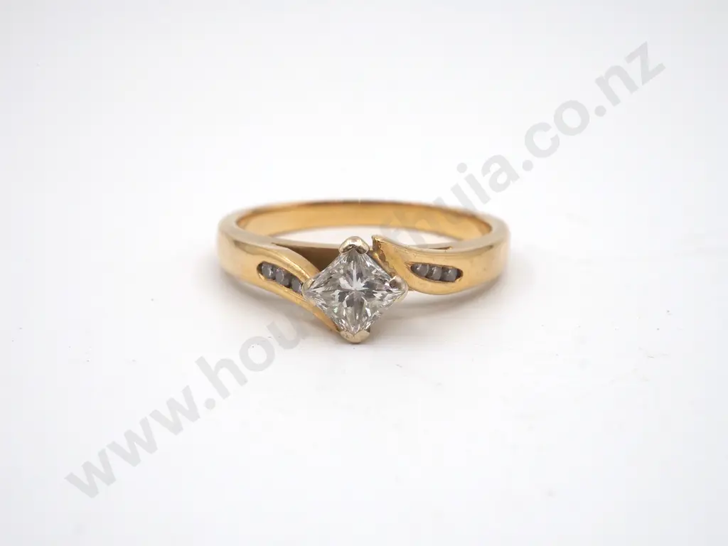 18ct Gold Princess Cut Solitaire Ring, approx 0.4ct Image 1++