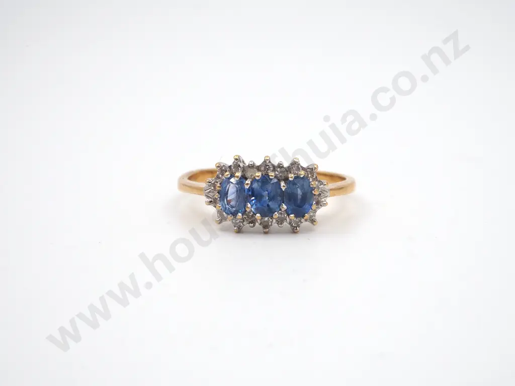18ct Gold Diamond Sapphire ring Image 1++