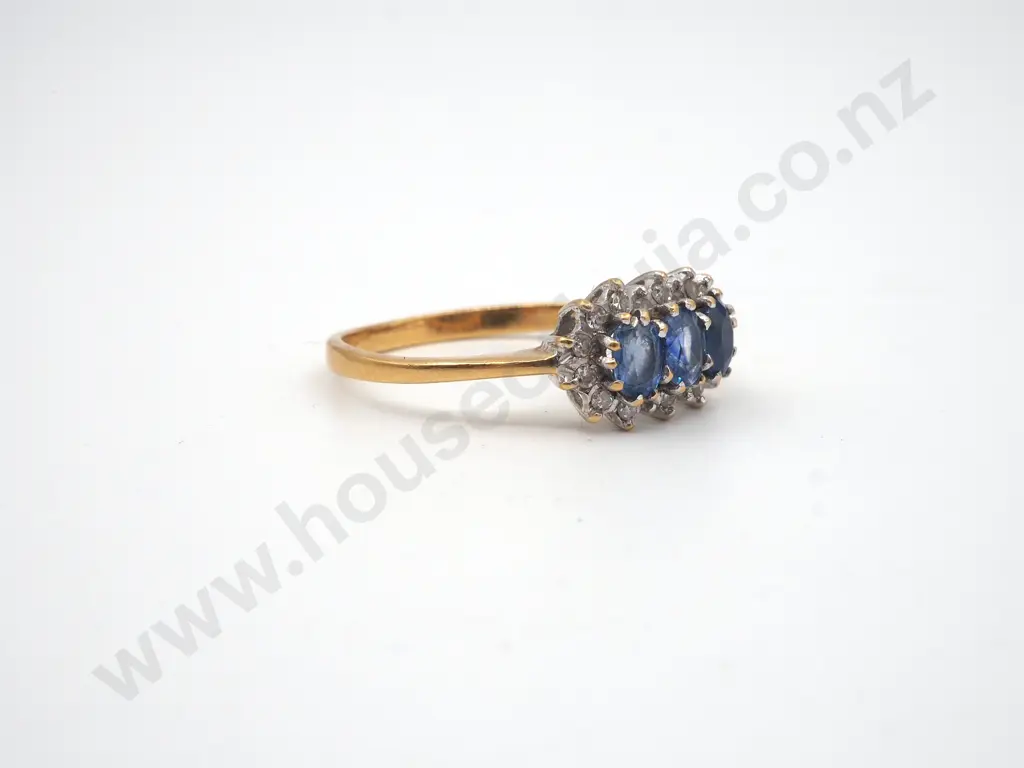 18ct Gold Diamond Sapphire ring Image 1++