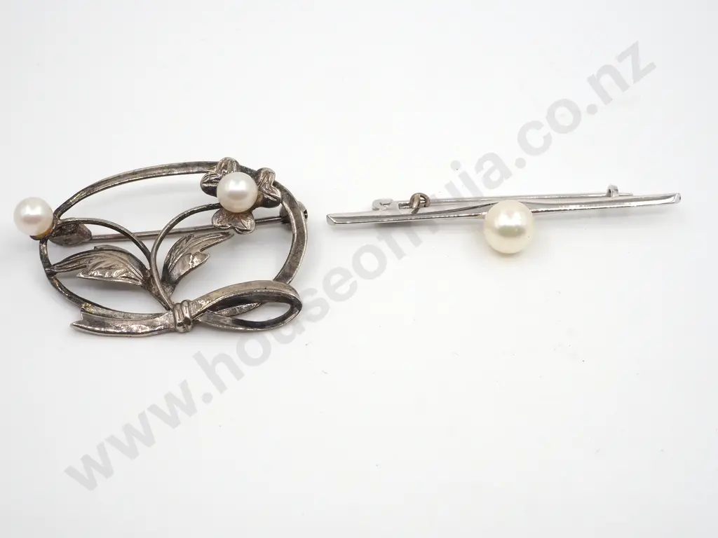 Two Sterling Silver Pearl Brooch Image 1++