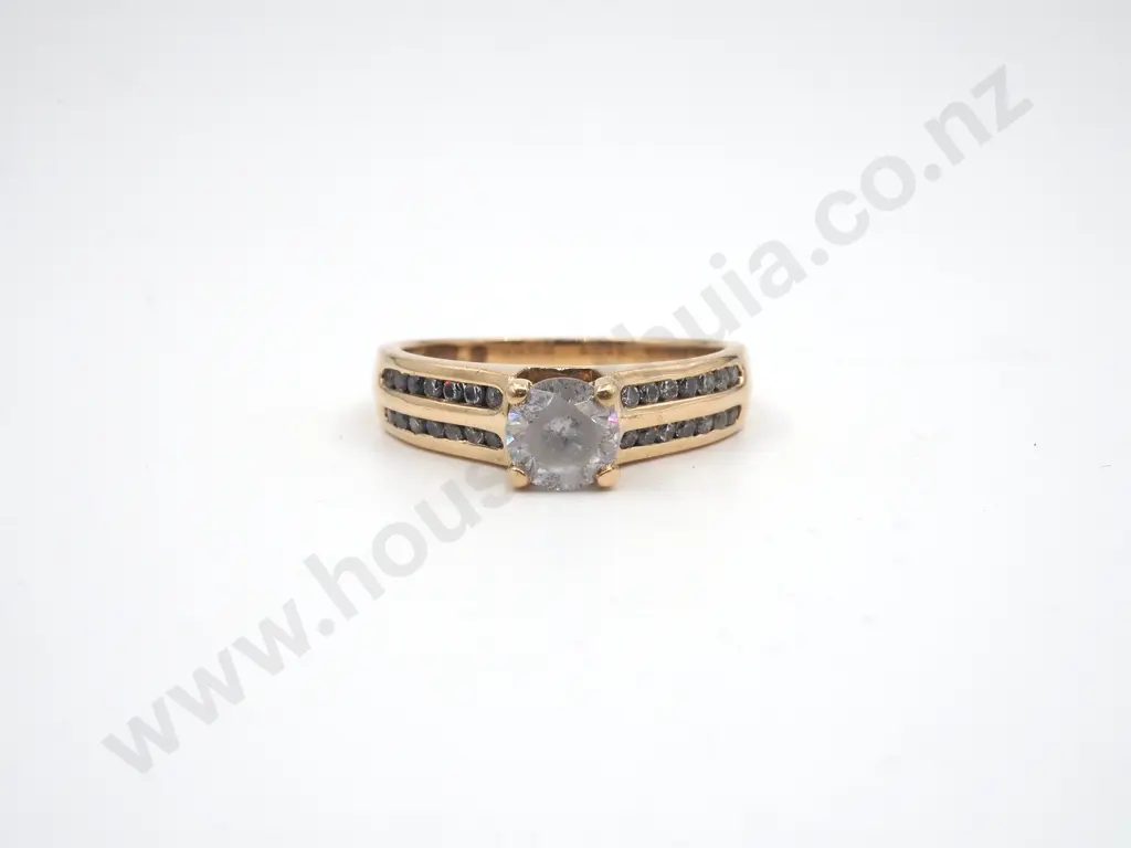 9ct Gold CZ Ring Image 1++