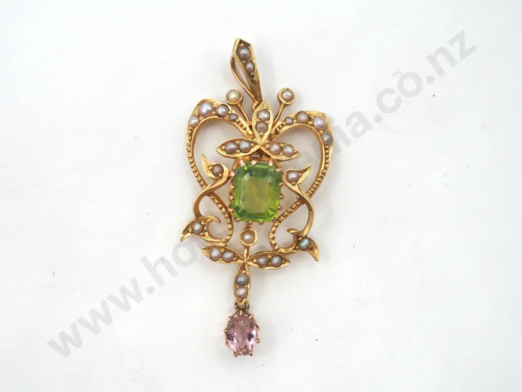 15ct Gold Peridot Seed Pearl Pendant Circa 1920 Image 1++