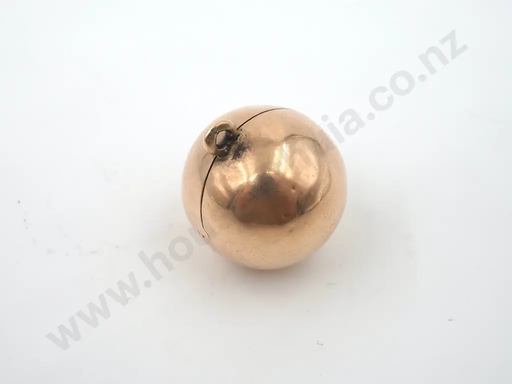 9ct Gold Mourning Ball Locket Pendant, Circa 1900 Image 1++