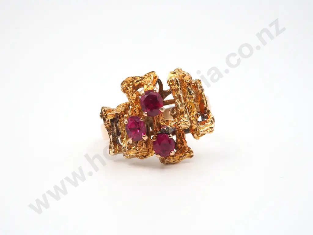 18ct Gold Ruby Ring, Valuation Image 1++