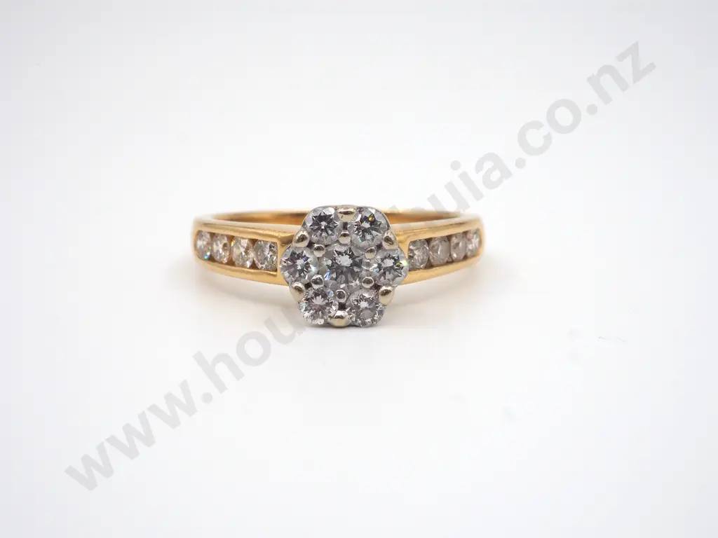 18ct Diamond Ring w Valuation Image 1++