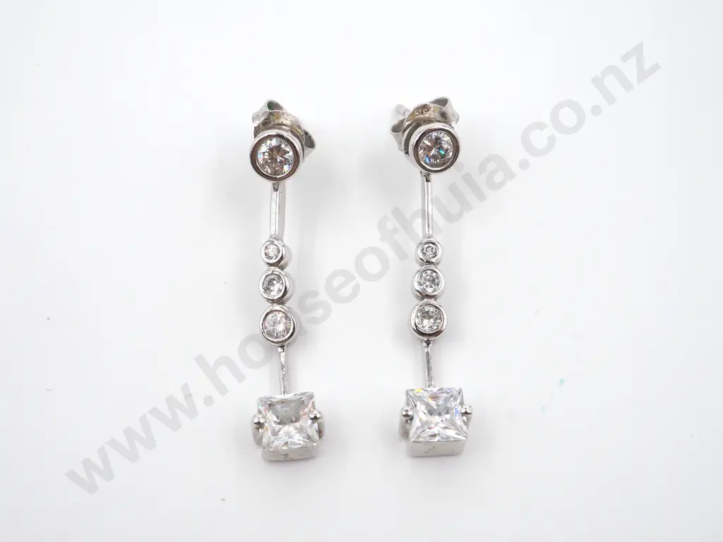Boxed Pandora 9ct White Gold CZ Earrings Image 1++