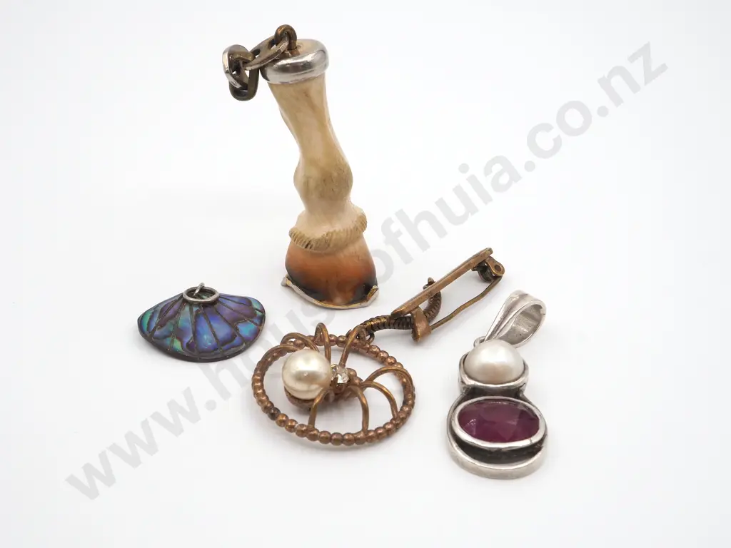 Assorted Lot of Pendants Image 1++