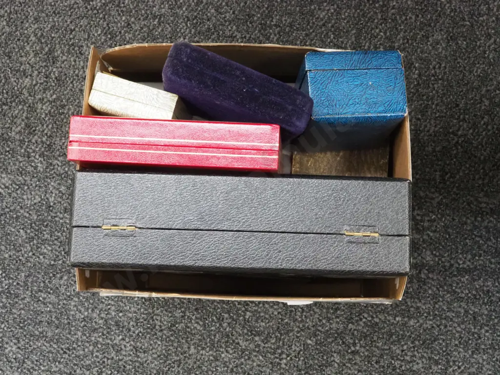 Box of Vintage & Antique Jewellery Boxes Image 1++