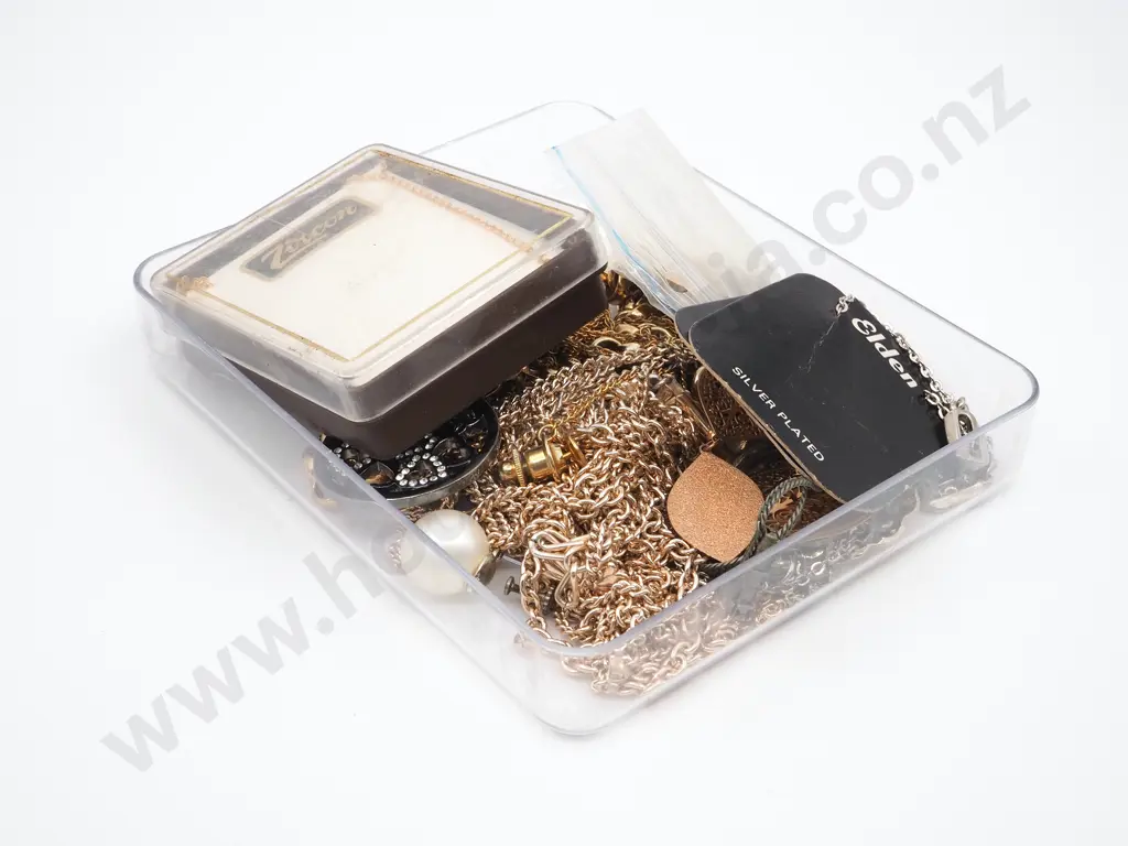 Assorted Lot of Costume Jewellery Image 1++