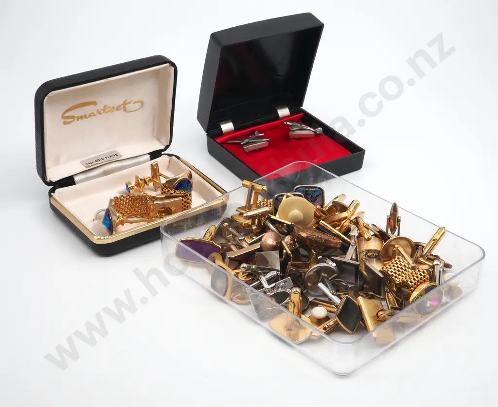 Assorted Lot of Costume Jewellery Image 1++