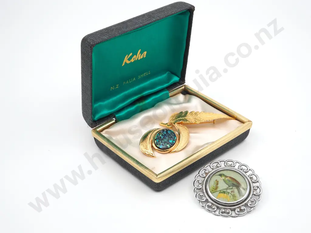 Assorted Lot of Costume Jewellery kiwiana Image 1++